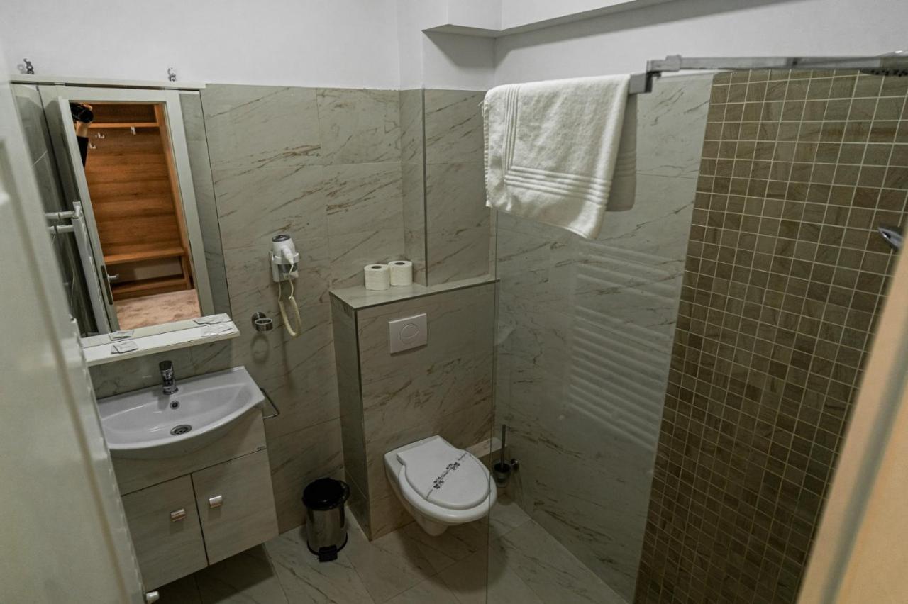 Camere De Inchiriat Elisei Timişoara Exterior foto